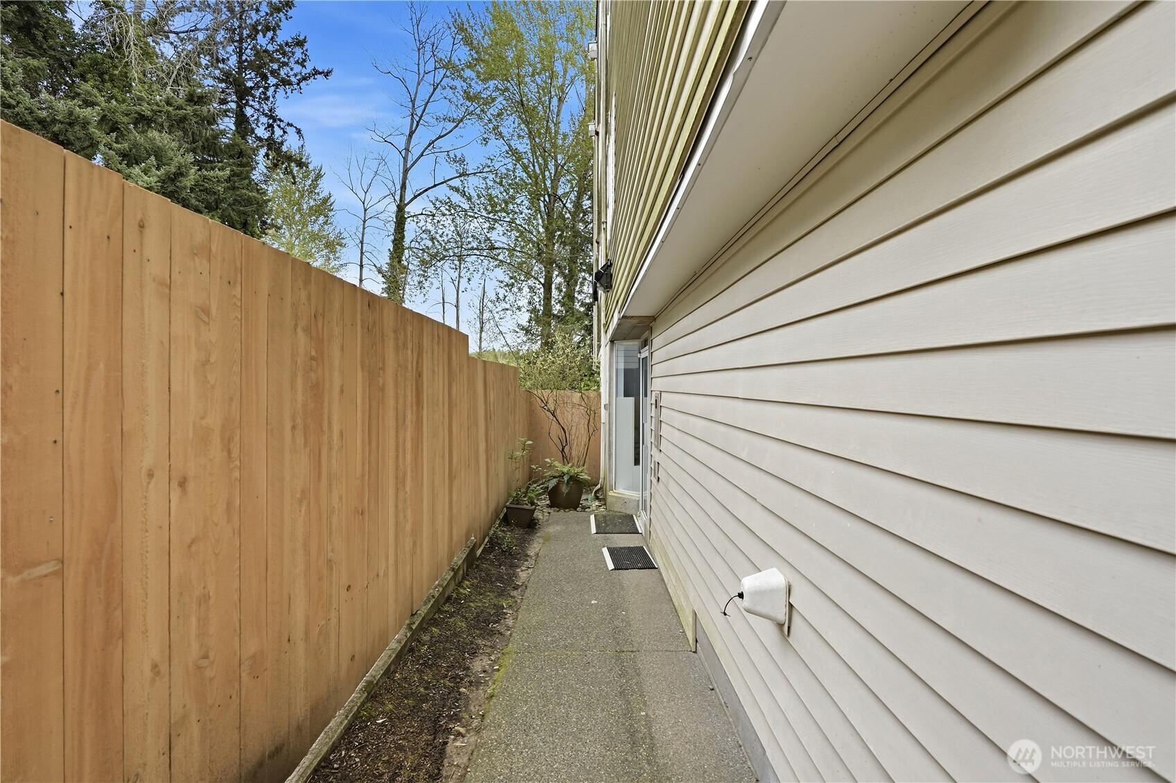 18210 73rd Avenue NE #201, Kenmore, WA 98028-2770
