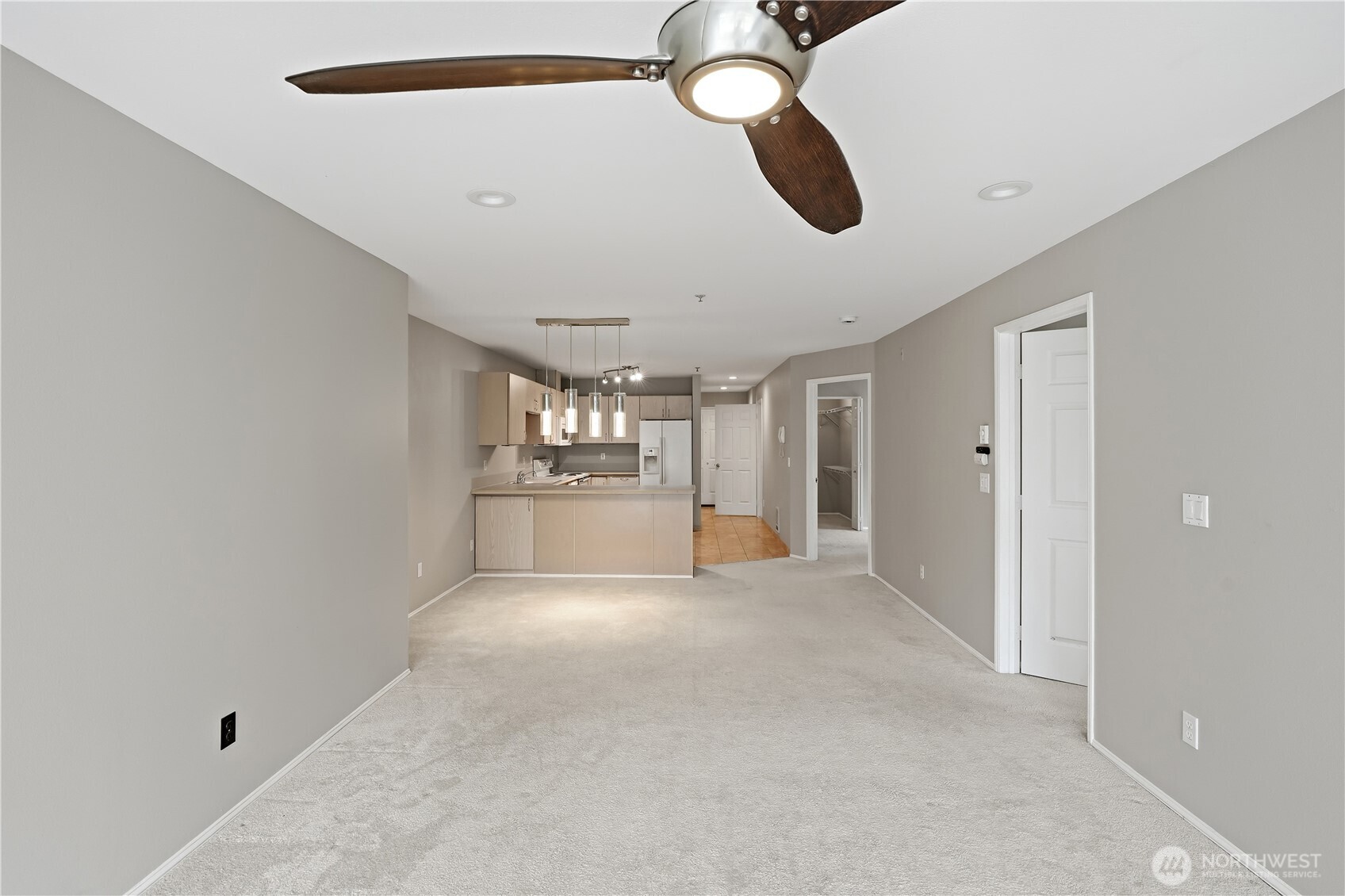 18210 73rd Avenue NE #201, Kenmore, WA 98028-2770