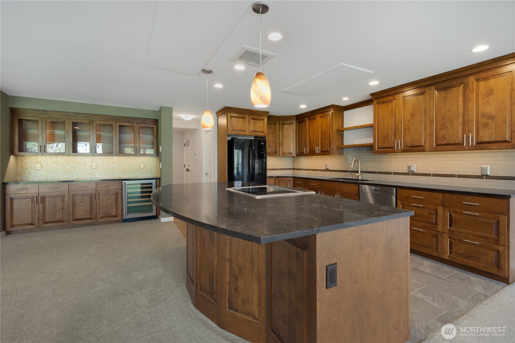 387 101st Avenue SE #202-F, Bellevue, WA 98004