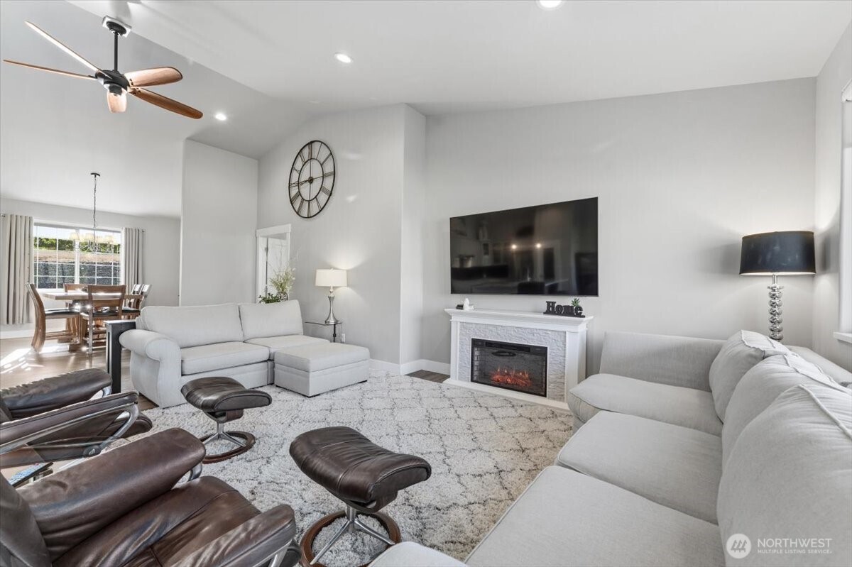 80 Barber Road , Orondo, WA 98843