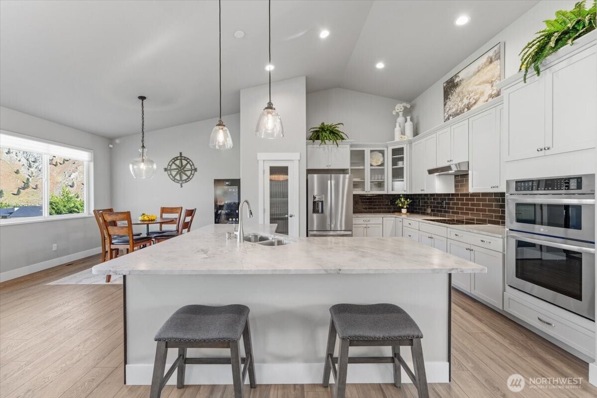 80 Barber Road , Orondo, WA 98843