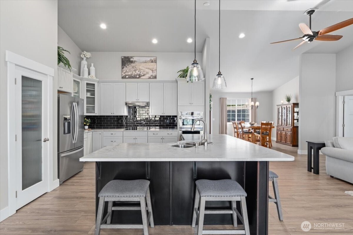 80 Barber Road , Orondo, WA 98843