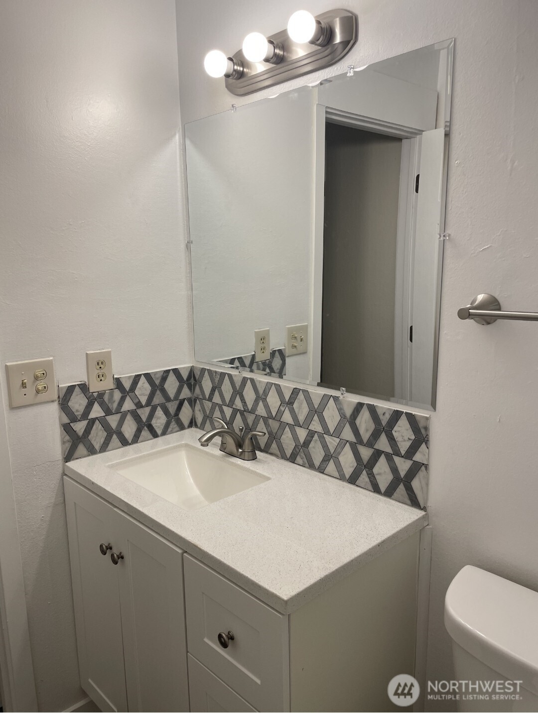 102 Garden Hill Road W, Elma, WA 98541
