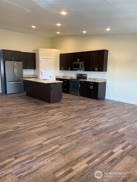 120 Corrin Avenue NW, Orting, WA 98360-8503