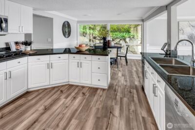 8001 Talbot Road , Edmonds, WA 98026-5040 - Photo 12