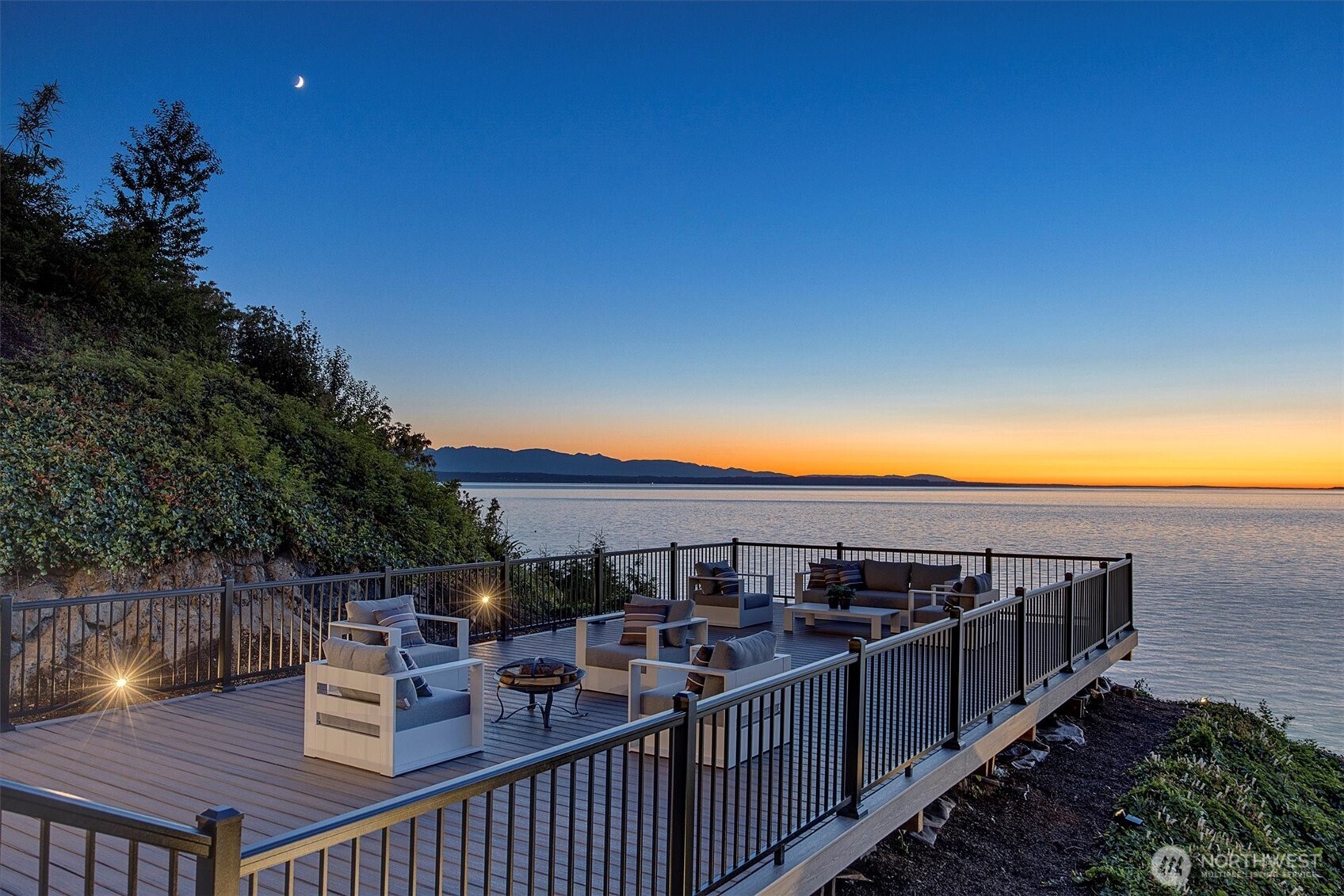 8001 Talbot Road , Edmonds, WA 98026-5040