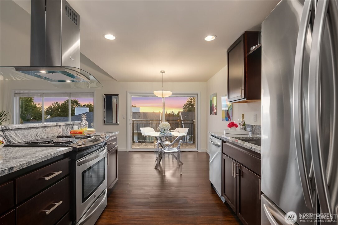 15214 NE 8th Street #G18, Bellevue, WA 98007