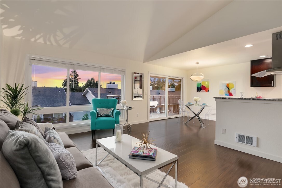 15214 NE 8th Street #G18, Bellevue, WA 98007