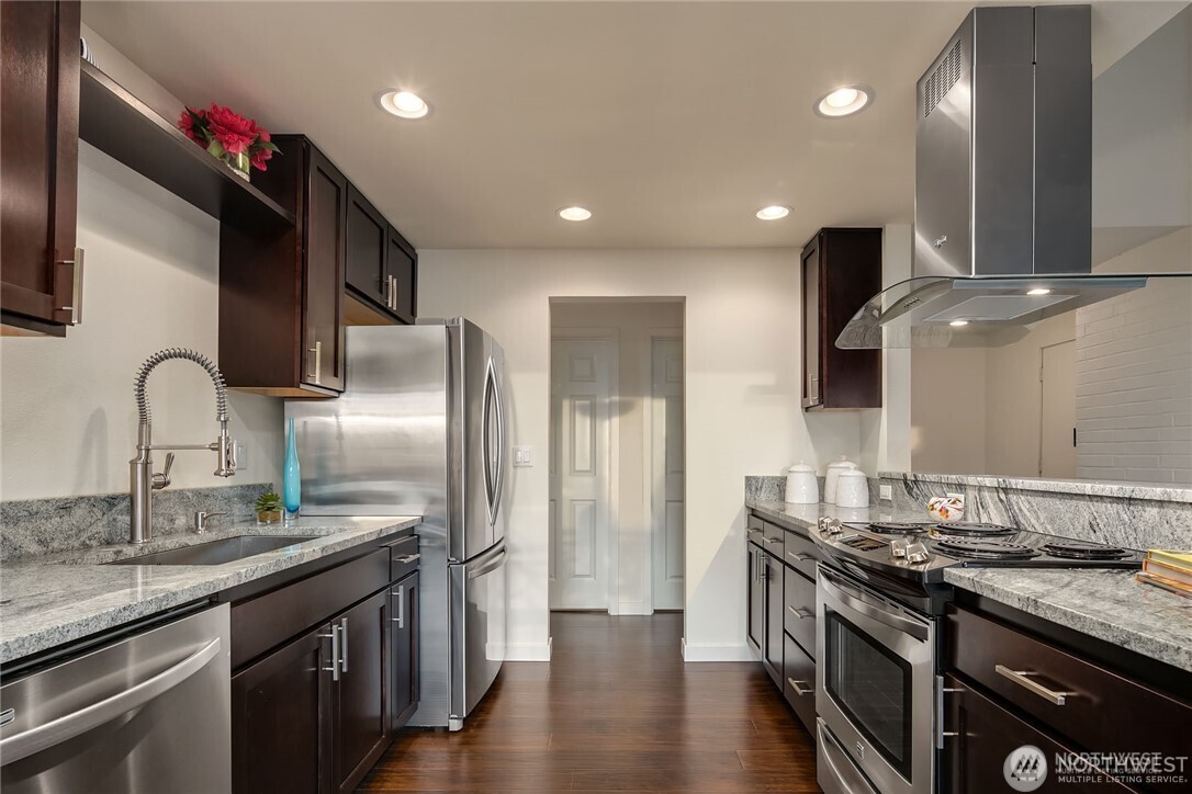 15214 NE 8th Street #G18, Bellevue, WA 98007