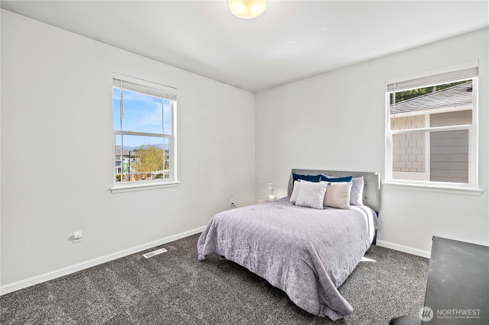 32943 Ash Avenue SE, Black Diamond, WA 98010