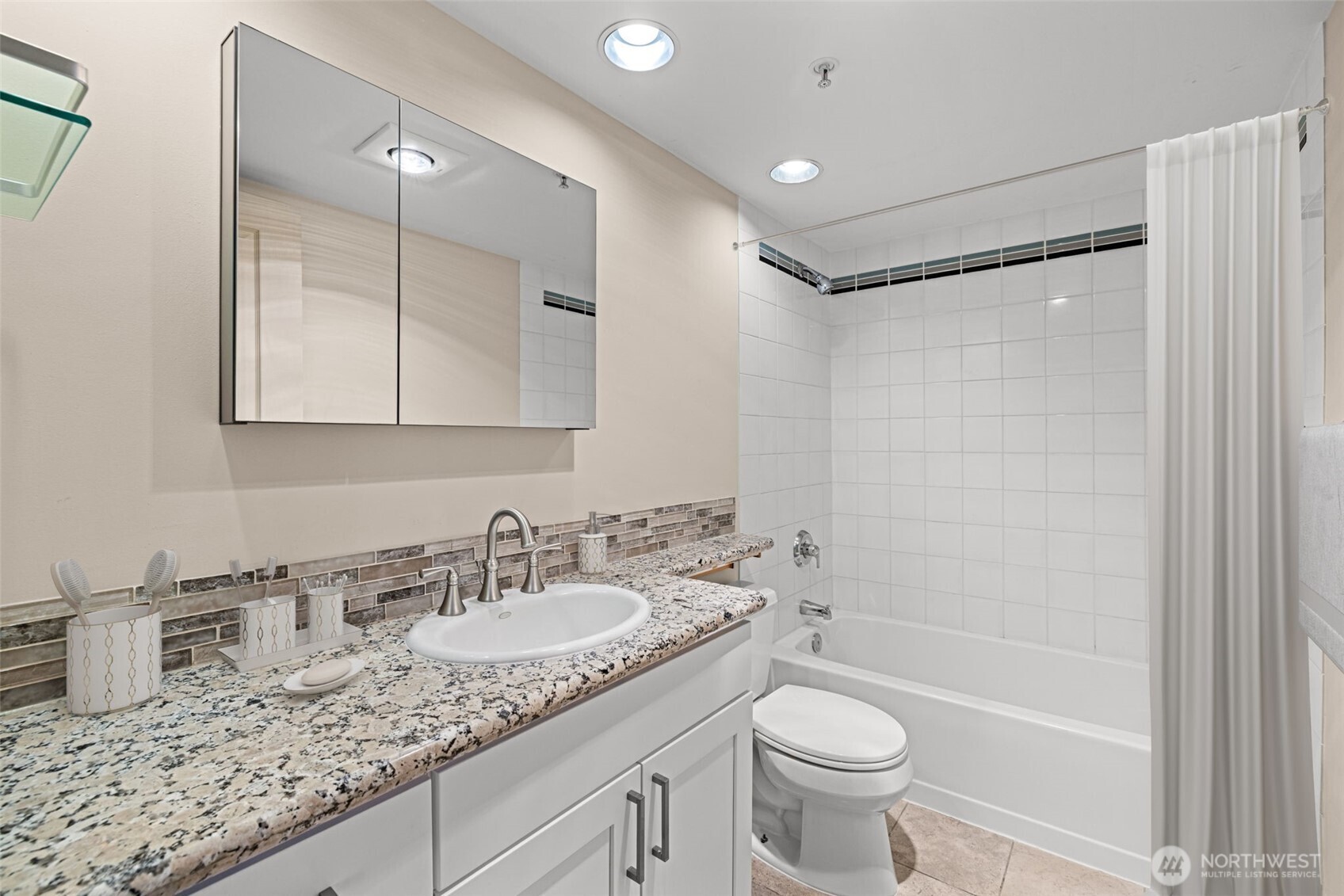 2929 1st Avenue #205, Seattle, WA 98121