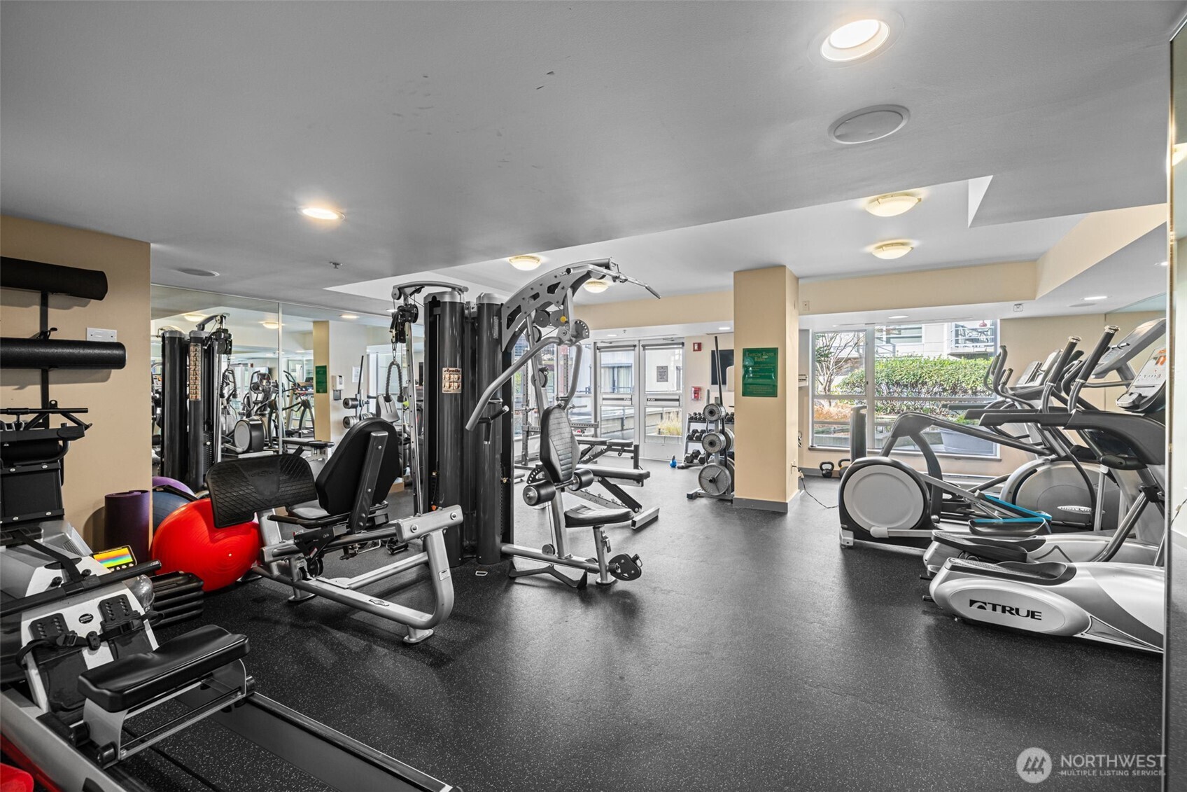 2929 1st Avenue #205, Seattle, WA 98121