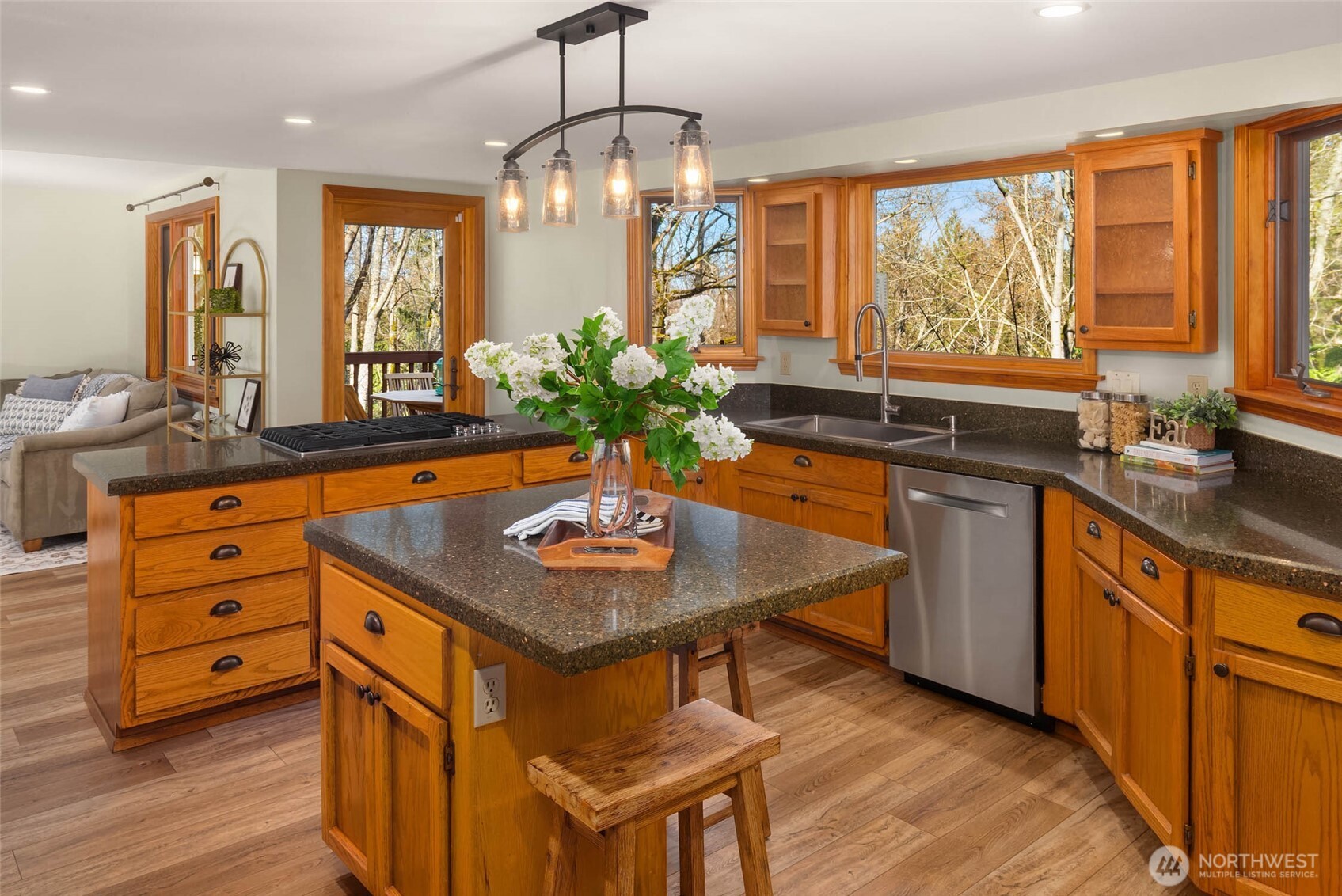 11925 Maplewood Avenue , Edmonds, WA 98026