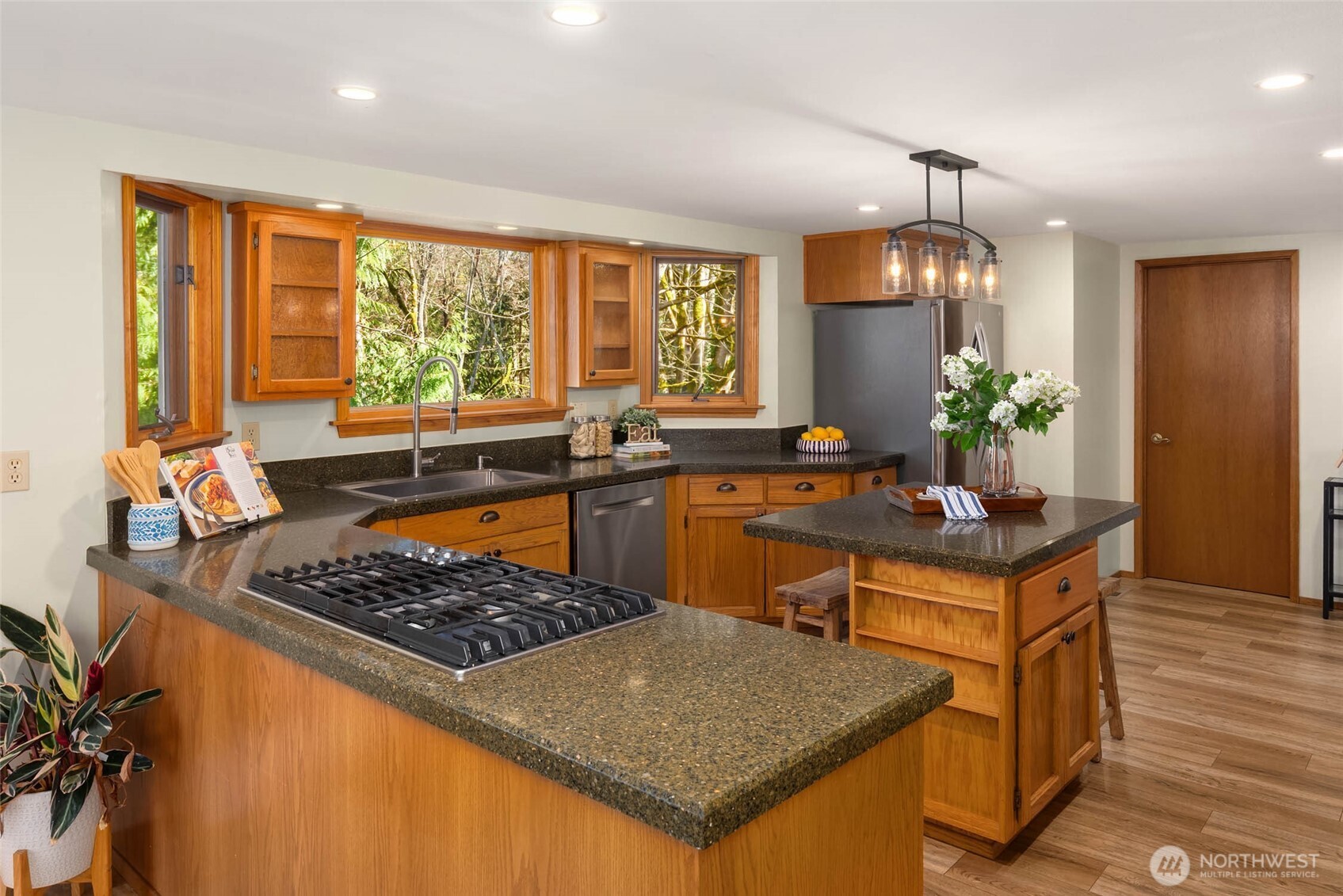 11925 Maplewood Avenue , Edmonds, WA 98026