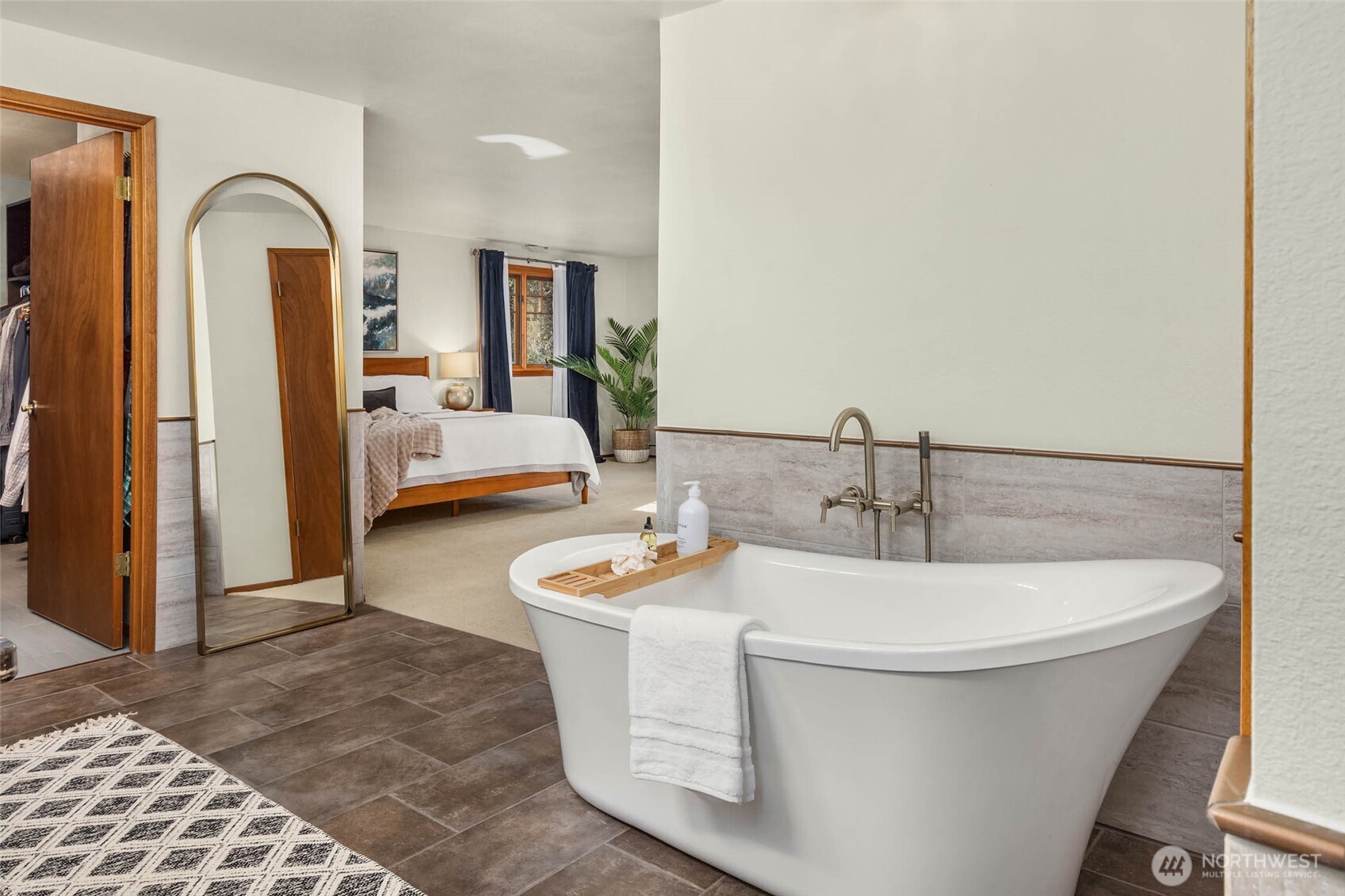 11925 Maplewood Avenue , Edmonds, WA 98026