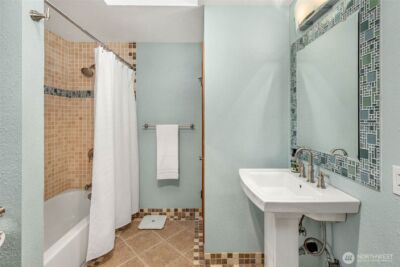 11925 Maplewood Avenue , Edmonds, WA 98026 - Photo 32