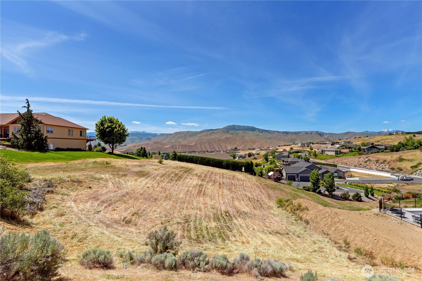 443 W Rolling Hills Lane , Wenatchee, WA 98801