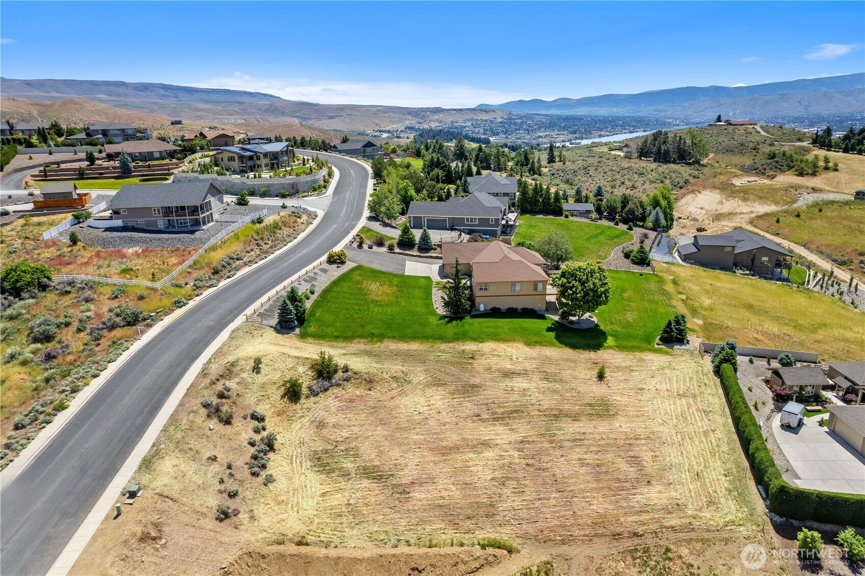 443 W Rolling Hills Lane , Wenatchee, WA 98801