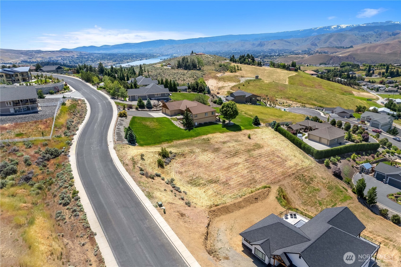 443 W Rolling Hills Lane , Wenatchee, WA 98801