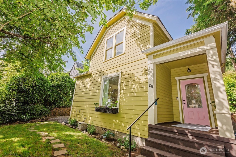 26 NE Washington Avenue , Chehalis, WA 98532