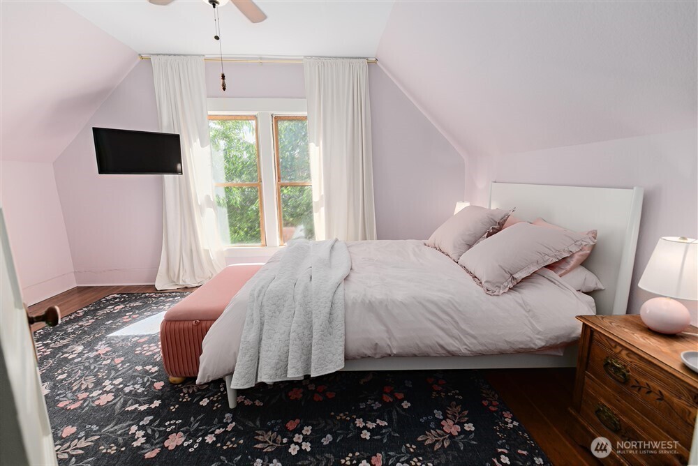 26 NE Washington Avenue , Chehalis, WA 98532