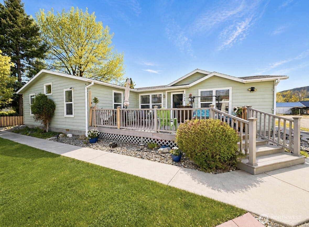1408 Elm Street , Oroville, WA 98844