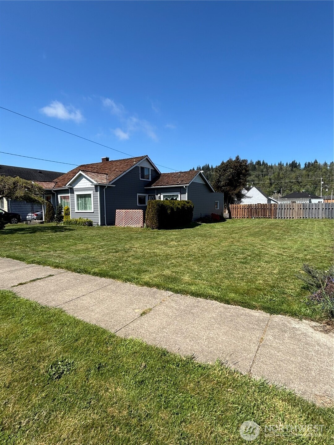 2835 Pacific Avenue , Hoquiam, WA 98550