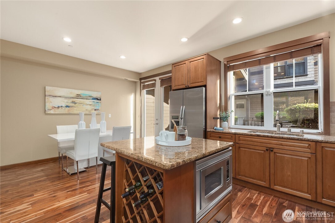 303 Bellevue Way SE, Bellevue, WA 98004