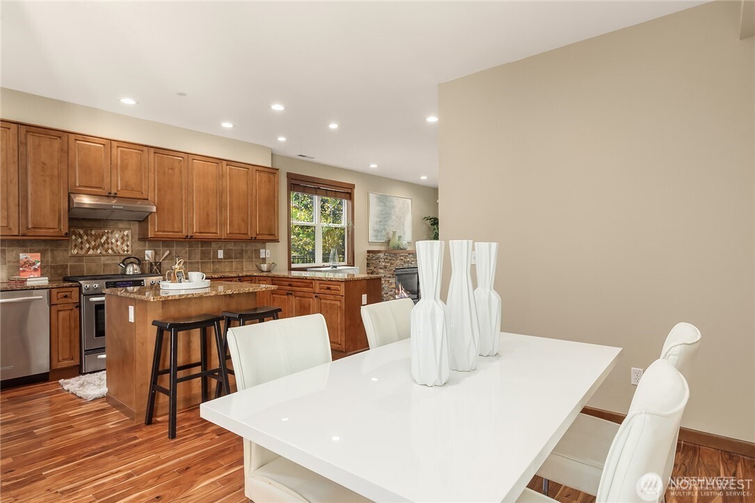 303 Bellevue Way SE, Bellevue, WA 98004