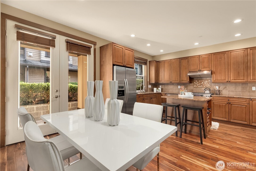 303 Bellevue Way SE, Bellevue, WA 98004