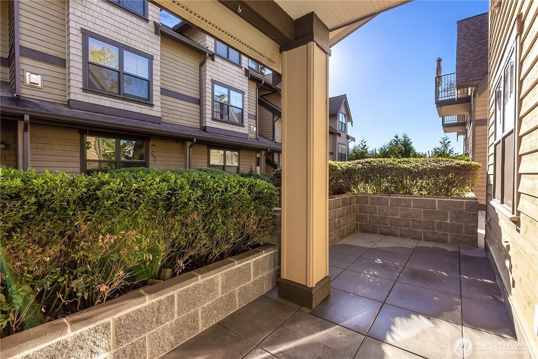 303 Bellevue Way SE, Bellevue, WA 98004
