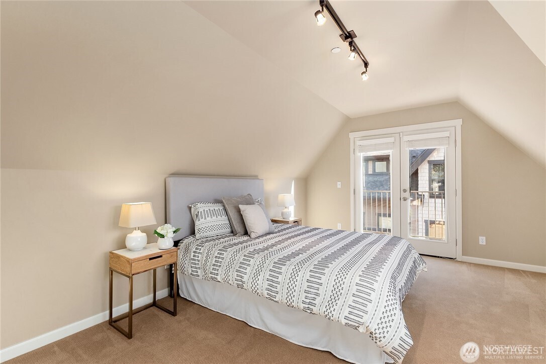 303 Bellevue Way SE, Bellevue, WA 98004