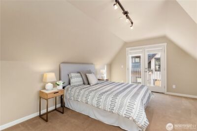 303 Bellevue Way SE, Bellevue, WA 98004 - Photo 18