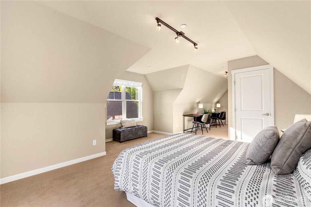 303 Bellevue Way SE, Bellevue, WA 98004