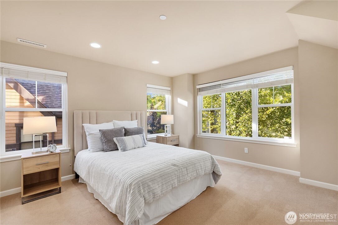 303 Bellevue Way SE, Bellevue, WA 98004