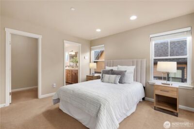 303 Bellevue Way SE, Bellevue, WA 98004 - Photo 22