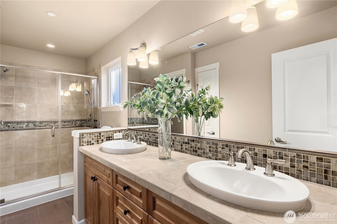 303 Bellevue Way SE, Bellevue, WA 98004