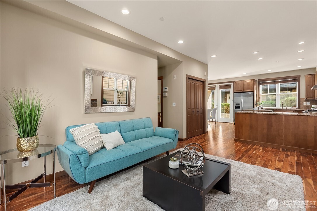 303 Bellevue Way SE, Bellevue, WA 98004