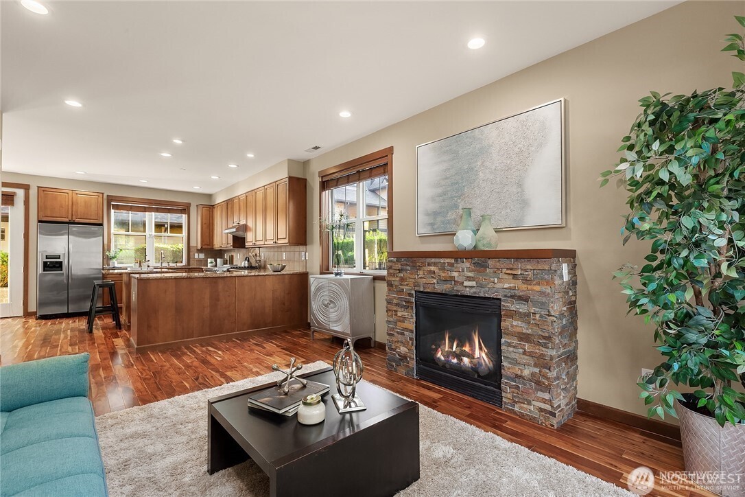 303 Bellevue Way SE, Bellevue, WA 98004