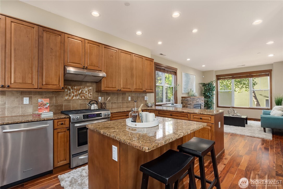 303 Bellevue Way SE, Bellevue, WA 98004