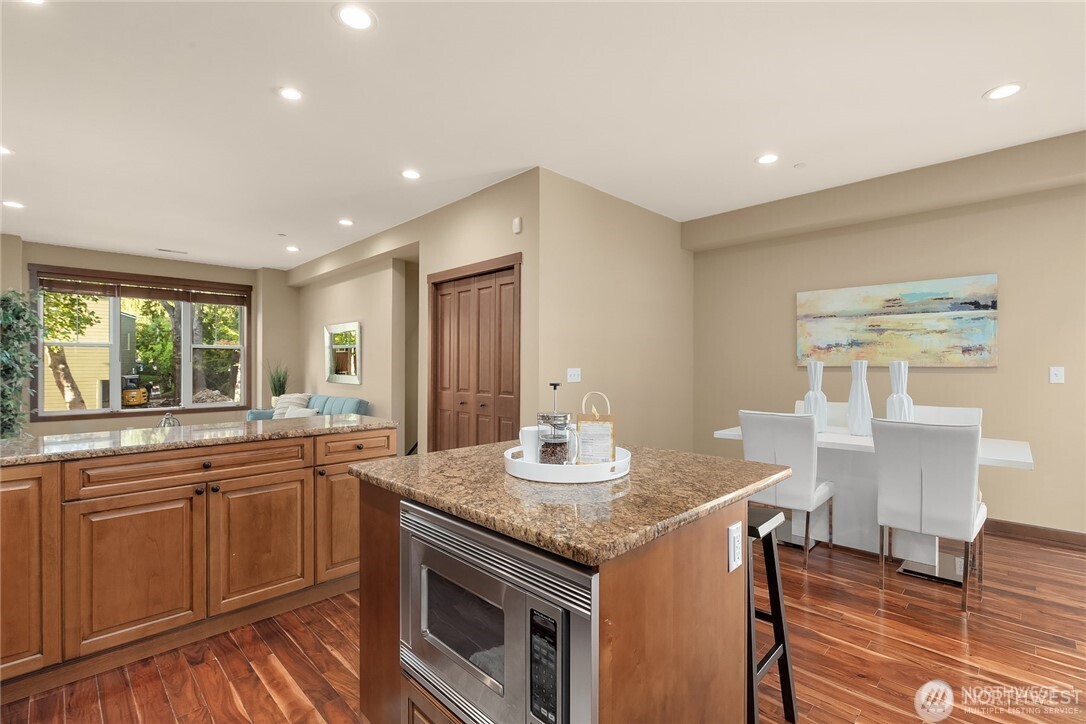 303 Bellevue Way SE, Bellevue, WA 98004