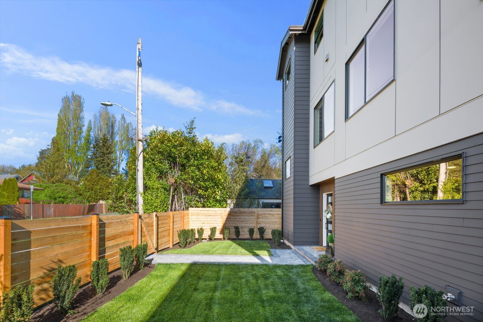 309 NW 92nd Street , Seattle, WA 98117