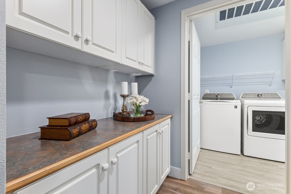 400 S 46th Place #B, Renton, WA 98055