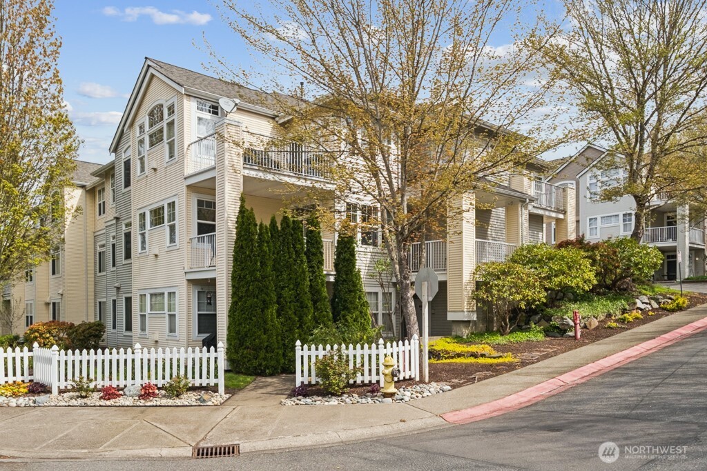 400 S 46th Place #B, Renton, WA 98055