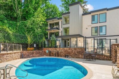 3212 81st Place SE #C301, Mercer Island, WA 98040 - Photo 1