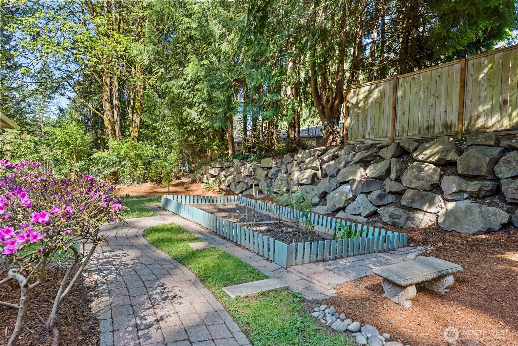 8215 172nd Avenue NE, Redmond, WA 98052