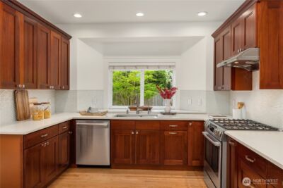 10729 23rd Avenue NE, Seattle, WA 98125 - Photo 13