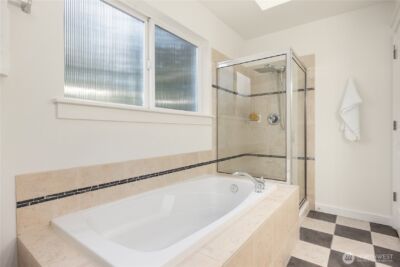 10729 23rd Avenue NE, Seattle, WA 98125 - Photo 28