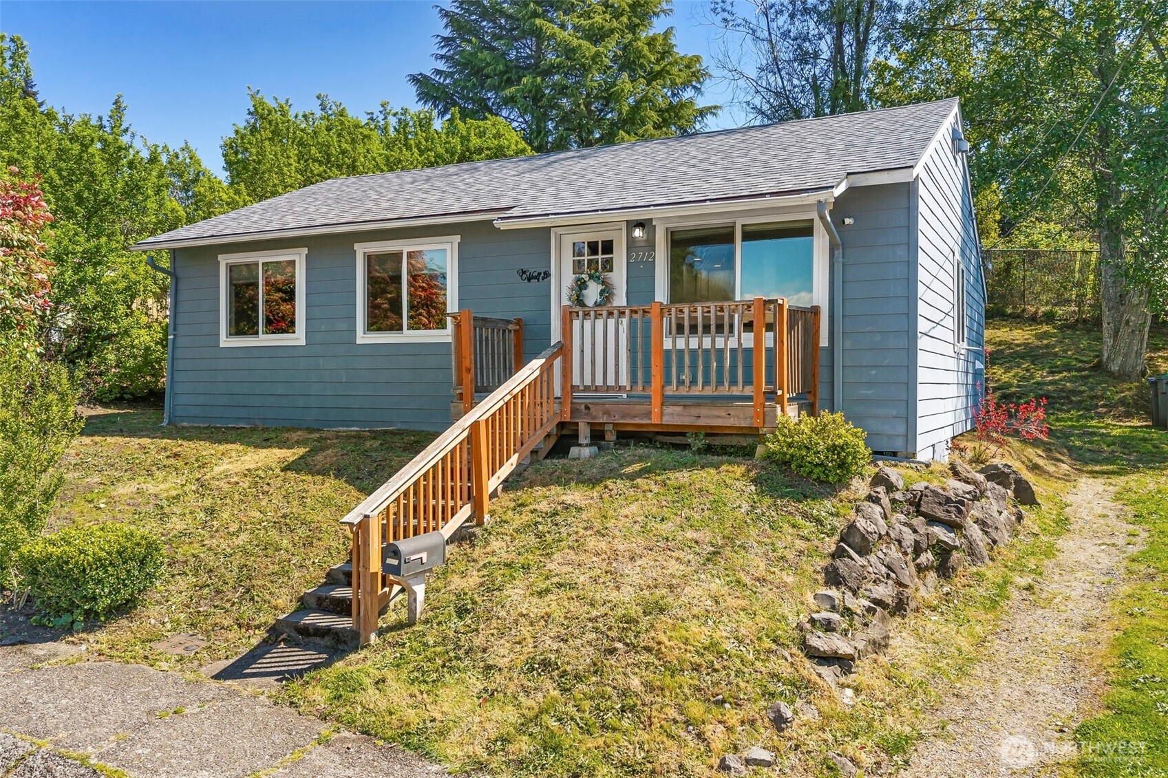 2712 Hefner Avenue , Bremerton, WA 98310