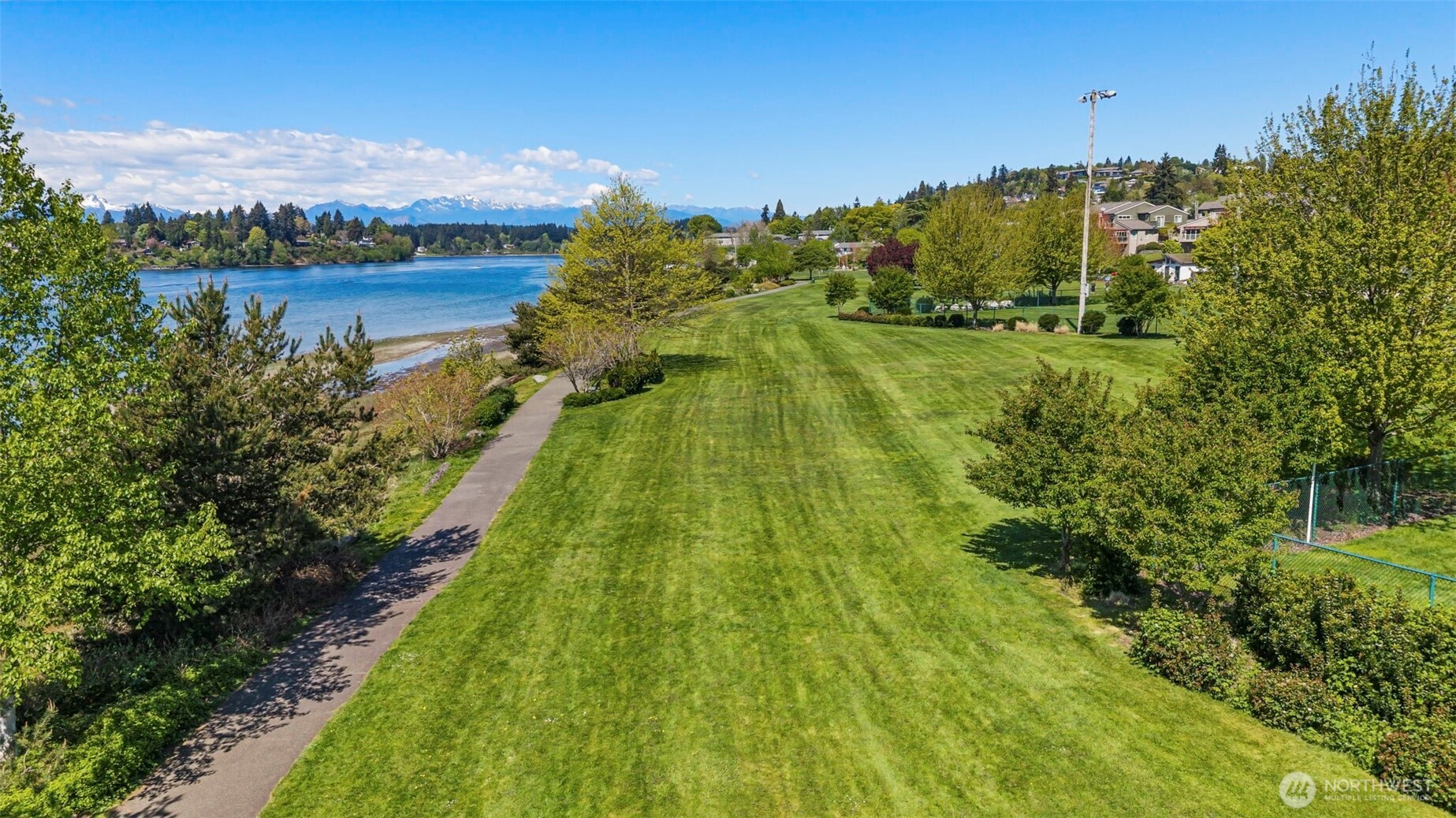 2712 Hefner Avenue , Bremerton, WA 98310